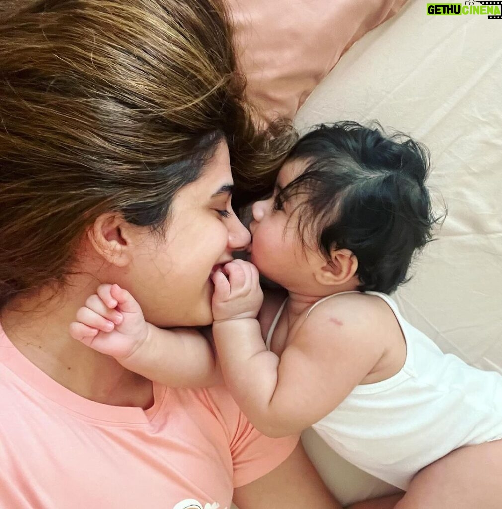 Malvika Sitlani Instagram - I keep wondering, what more can I do as a parent? Maybe it’s something that will always be looming in our minds? Abby turns 6 months old in 2 days. It amazes me that we’ve come so far already. It’s been a roller coaster of events and emotions. Somehow, I’ve managed to gracefully overcome most of it. Here are some things I’ve observed, * Waking up at 4 am becomes your new normal * Running on 3 hours of sleep becomes a part of your life * Making time for fitness, showing up to work, mentally preparing for a media event even though you’re not feeling 100% * Trying to get rid of the guilt that comes along with leaving your baby for a couple of hours * Making sure you’re okay so that you can show up for your loved ones * Holding space for your families emotions and their burdens even when you’re empty is a special kind of strength * Taking on other responsibilities and life tasks because…who else is there to do those for you? * Not being able to tap out of this thing called ‘parenting’ even for a few seconds just so you can take a breather * The courage to watch your baby go through growth spurts and adjust with their changing bodies * The ability to stay awake and hold them throughout the night and still carry on mum duties for the day ( and smile doing it ) * Trying to figure out what being single at 31 means and where to begin? The list goes on… For every parent that’s doing all of this silently and getting through life, I feel you. I know that sinking feeling & I ALSO know how much we love our babies and wouldn’t trade this for the world. When you share how difficult something is, does not mean you’re “complaining” Grateful and blessed ❤️‍🩹🙏🏻 Love Xx