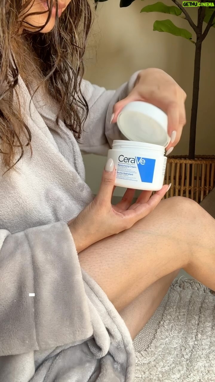 Malvika Sitlani Instagram - Let me take your through my AM routine βοΈ I love to hit the gym ππ»ββοΈ in the mornings, It helps me feel refreshed and energised!! For my AM routine today - Iβm using the CeraVe Hydrating Cleanser along with the CeraVe AM Facial Moisturizing Lotion Spf 30 - thatβs great for your skin π§΄ And finally sealing in the moisture with the CeraVe Moisturizing Cream on my body π©΅ all their products have ceramides which are great for your skin barrier! @cerave.india also has an MVE technology & is a dermat recommended brand π― so go ahead and check it out π #DoItLikeADerm #Ceramides #Ad #CeraVeInIndia @cerave.india