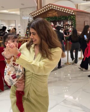 Malvika Sitlani Instagram - It’s Abby day, everyday! 🫶🏻🥹

1. It’s finally December 🎄
2. Walks with Abby ☀️
3. Play date with Rei 🥹👧🏻
4. Graduated to her high-chair! 🪑
5. Chic fashun has begun! 
6. Besties 🎀
7. Met Santa & didn’t love it 🎅😅
8. Dance partner forever 😘
.
.
🙏🏻 Blessed 💕🫶🏻

Abby’s stroller - @nuna_india 🤎