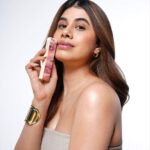 Malvika Sitlani Instagram - Announcing our Dewy Lip Treatment Ambassador - everyone’s favourite lip girly @malvikasitlaniofficial 💗 Who guessed it right?🤔 Our 24 hour launch countdown starts soon, make sure to set your alarms to 6 pm for tomorrow⏰⏰