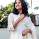 Mamitha Baiju Instagram - 🤍✨ Styling : @styyledbyjoe @joe_elize_joy MUAH : @makeup_by_shibinantony Photographer: @rizwanmechoth Assisted by : @kpsanjay_ Outfit : @pastelsdesignstudio Jewellery : @kaya_online_