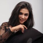 Mamitha Baiju Instagram - Lady in black is 🖤 Styling @styyledbyjoe @joe_elize_joy Photographer @plan.b.actions @jibinartist MUAH @amal_ajithkumar Outfit @roohofficial_ Neckpiece @titli.flutteringwings Rings @kaya_online_ Makeup assistant @aju_popz______ Studio @plan.b.actions
