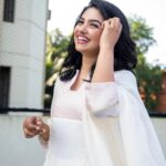 Mamitha Baiju Instagram - 🤍✨ Styling : @styyledbyjoe @joe_elize_joy MUAH : @makeup_by_shibinantony Photographer: @rizwanmechoth Assisted by : @kpsanjay_ Outfit : @pastelsdesignstudio Jewellery : @kaya_online_