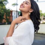 Mamitha Baiju Instagram - 🤍✨ Styling : @styyledbyjoe @joe_elize_joy MUAH : @makeup_by_shibinantony Photographer: @rizwanmechoth Assisted by : @kpsanjay_ Outfit : @pastelsdesignstudio Jewellery : @kaya_online_