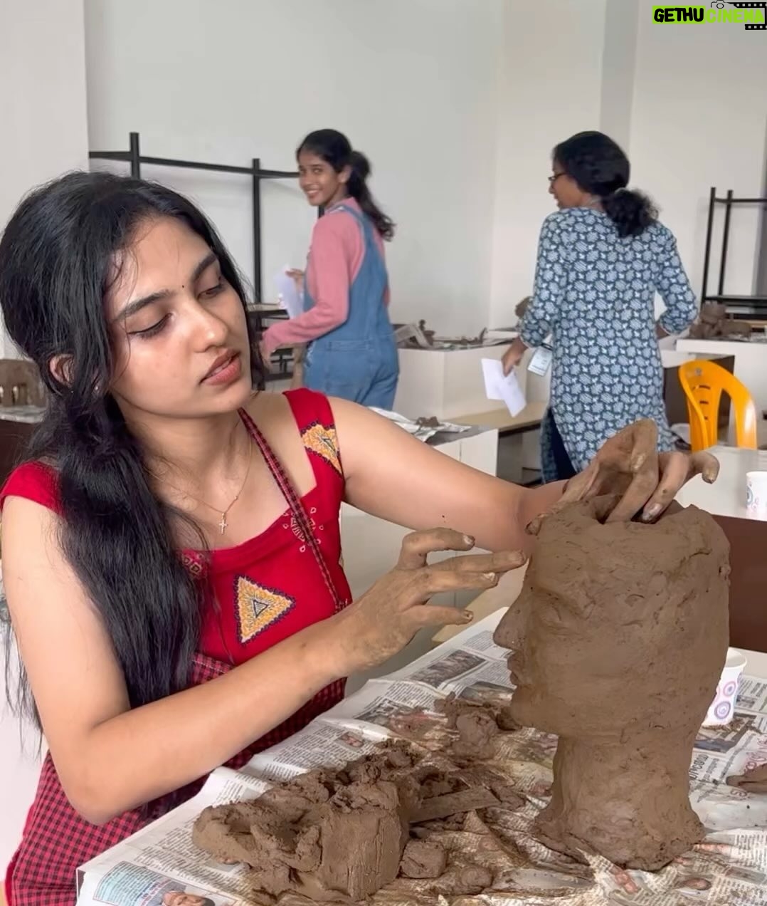 Mamitha Baiju Instagram - Clay art!! Its so therapeutic🥹😮💨❤️ #lastyearthismonth