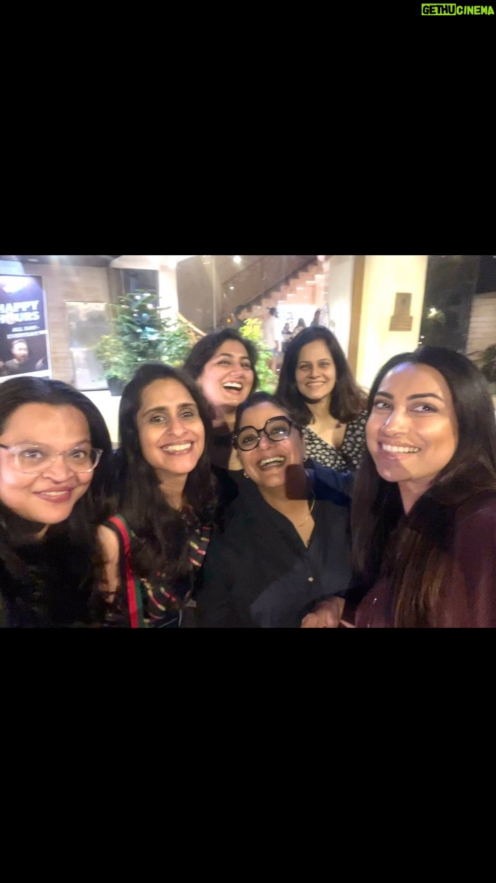 Manava Naik Instagram - My girls for life ❤️ Missing @santamruta @adsarangdhar @mamtayashica This one's for you #priyankashah In frame @kshiteejog @manava.naik @rush_me_not3008 @vishakhagokhale @mugdha_karnik