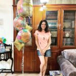 Manava Naik Instagram - A happy birthday #birthday #birthdaygirl #family #friends #friendslikefamily #home #us #smiles #happybirthday #baloons🎈