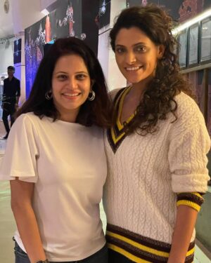 Manava Naik Instagram - Proud moment at the screening of #ghoomer @saiyami you are so good in the film. #love @vikramsathaye  #fanmoment @ajinkyarahane