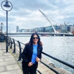 Manava Naik Instagram – Waiting for Godot in front of the #samuelbackettbridge #ireland #literature #waitingforgodot #harp Samuel Beckett Bridge