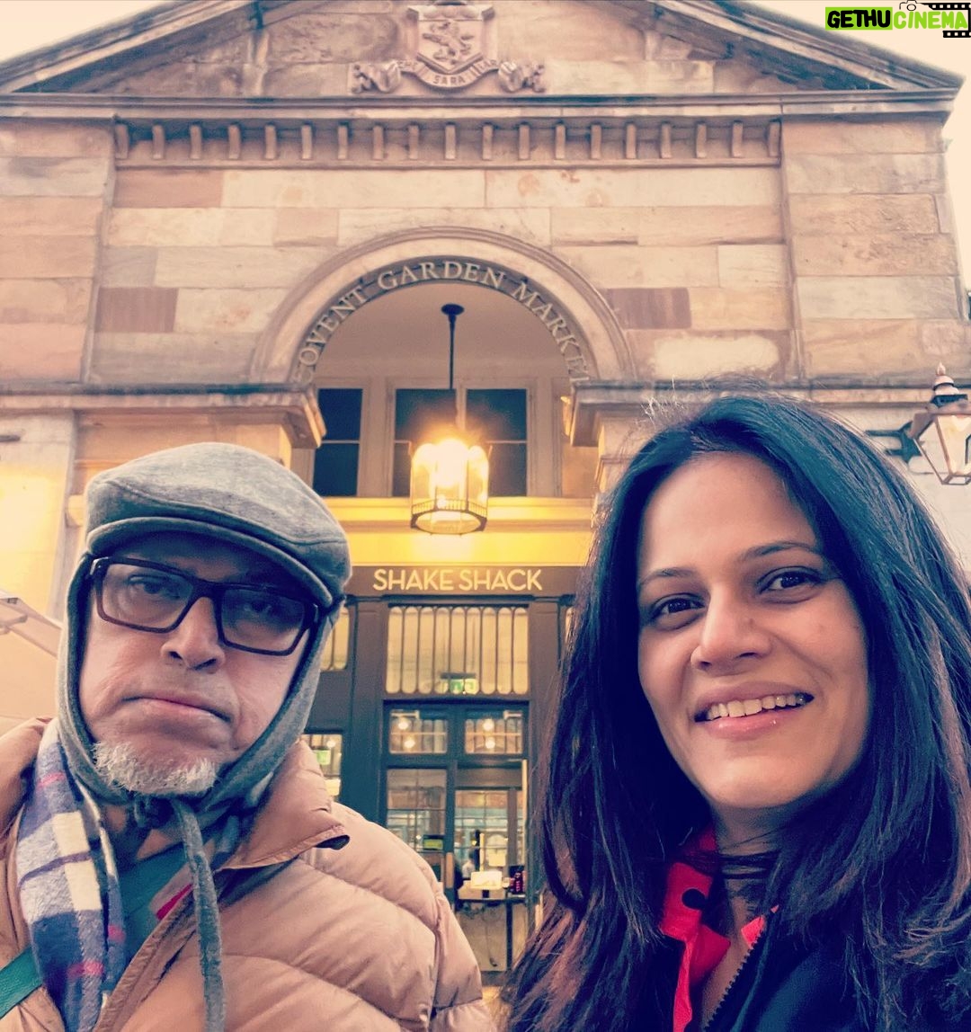 Manava Naik Instagram - Happy Father's Day!!! Crazy us at #coventgarden #uk #london #travel #famjam #cold Covent Garden,London