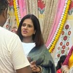 Manava Naik Instagram – सुंदरा मनामध्ये भरली मालिकेची निर्माती आणि अभिनेत्री मनवा नाईक येणार लतिका देवाच्या साखरपुड्यात❤️
@manava.naik | @akshayanaik12 | @kunaal_s_dhumal | @colorsmarathi
.
.
मराठी मनोरंजन क्षेत्रातील लेटेस्ट अपडेट साठी आत्ताच Follow करा
👉 @cineflix_marathi_official👈
Like, Comment and Share
.
.
.
#rangmajhavegla #hruta #abhijitkhandkekar #sweekar#zeemarathiofficial#tejashripradhan #tejaswinipandit #hrutadurgule #veenajagtap #ishakeskar #priyabapat #poojasawant #shivanirangole #shivanisurve #hardeekjoshi #akshayanaik #akshayadeodhar #mandarjadhav #gautamideshpande #mrunmayeedeshpande #girijaprabhu #marathicouple #marathiactress