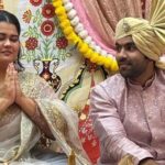 Manava Naik Instagram – सुंदरा मनामध्ये भरली मालिकेची निर्माती आणि अभिनेत्री मनवा नाईक येणार लतिका देवाच्या साखरपुड्यात❤️
@manava.naik | @akshayanaik12 | @kunaal_s_dhumal | @colorsmarathi
.
.
मराठी मनोरंजन क्षेत्रातील लेटेस्ट अपडेट साठी आत्ताच Follow करा
👉 @cineflix_marathi_official👈
Like, Comment and Share
.
.
.
#rangmajhavegla #hruta #abhijitkhandkekar #sweekar#zeemarathiofficial#tejashripradhan #tejaswinipandit #hrutadurgule #veenajagtap #ishakeskar #priyabapat #poojasawant #shivanirangole #shivanisurve #hardeekjoshi #akshayanaik #akshayadeodhar #mandarjadhav #gautamideshpande #mrunmayeedeshpande #girijaprabhu #marathicouple #marathiactress