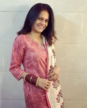 Manava Naik Instagram - Get dressed and be happy #happy #dress #salwarkameez #sunday