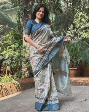 Manava Naik Instagram - mother’s saree for the occasion!  i love her collection #saree #mom #aai #occasion