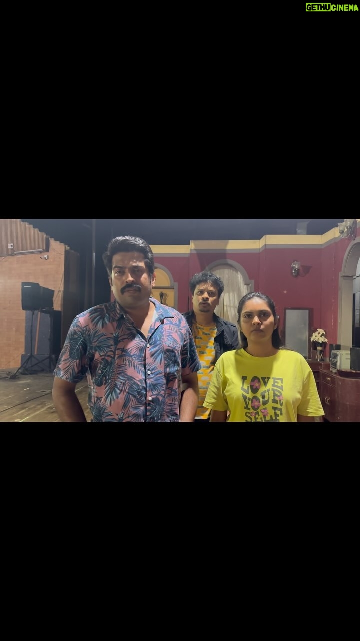 Manava Naik Instagram - भोसले आणि जमदाडे येतायत काळीराणीला पकडायला .. २४ डिसेंबर रात्री ८ येड्रावकर नाट्यगृह , जयसिंगपूर . #KaranGunhyalaMafiNahi #kgmn #कारणगुन्ह्यालामाफीनाही #सोनीमराठी #SonyMarathi #bhoslejamdade #kalirani #harishdudhade @manava.naik @sonymarathi @strawberripictures_offical @harishdudhadeofficial @mugdhagodbole.ranade @rupalnand @ashwinikasar18 @srushti_bahekar @jagdissh_actor @amy_morai @sana_un_suna @actor_chandralekhajoshi @omie.verse