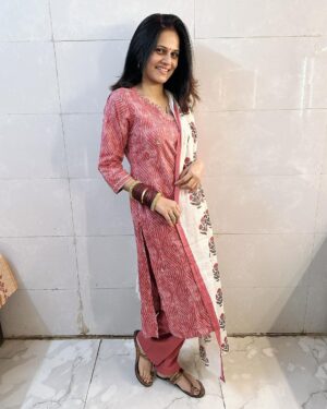 Manava Naik Instagram - Get dressed and be happy #happy #dress #salwarkameez #sunday