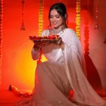 Manisha Rani Instagram - Diwali vibes high on happiness ✨ #1piece#manisharani#manishasquad#diwali2023 Makeover & hair - @kashishjain613