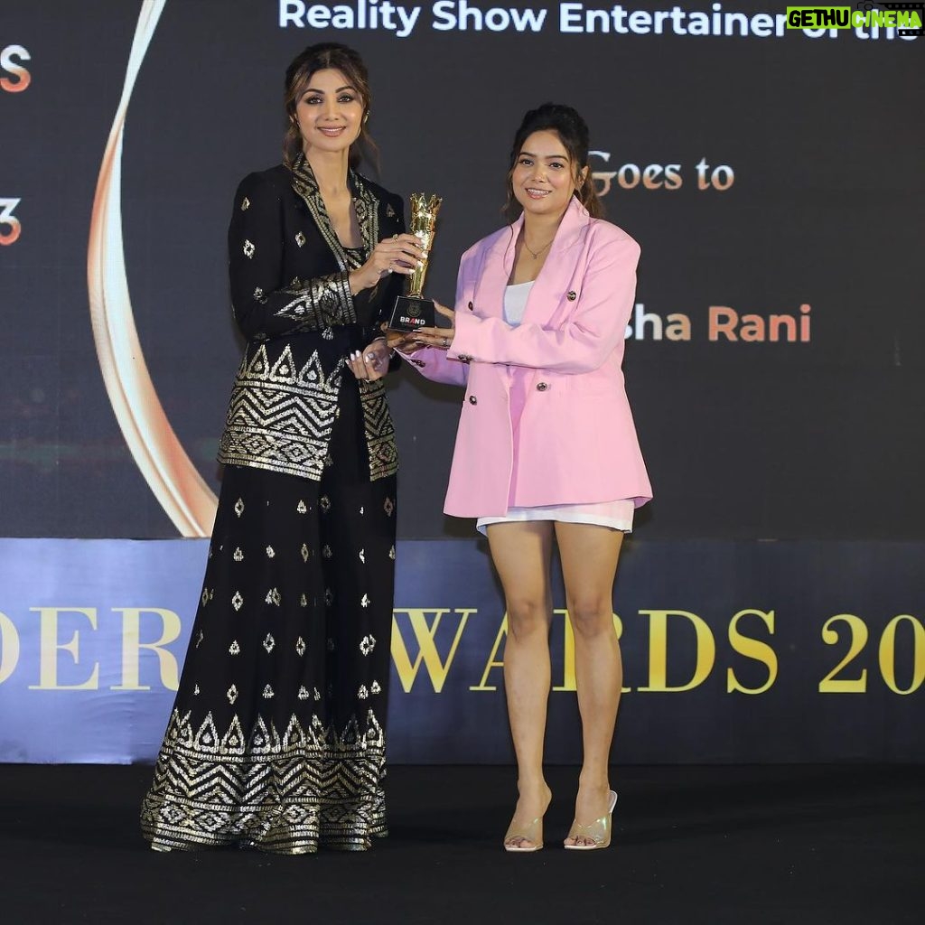 Manisha Rani Instagram - I'm overwhelmed with joy and would like to convey my heartfelt appreciation to the industry leaders awards for honoring me with the Reality Show Entertainer Award of the Year. My gratitude to my fans and family knows no bounds, and I'll forever cherish their unwavering support. @brandempower.in #IndustryLeadersAwards #ILA2023 #brandempower Outfit - @vidhicollection_lokhandwala