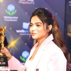 Manisha Rani Instagram - I'm overwhelmed with joy and would like to convey my heartfelt appreciation to the industry leaders awards for honoring me with the Reality Show Entertainer Award of the Year. My gratitude to my fans and family knows no bounds, and I'll forever cherish their unwavering support.

@brandempower.in  #IndustryLeadersAwards #ILA2023 #brandempower

Outfit - @vidhicollection_lokhandwala