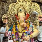Manisha Rani Instagram - Ganpati bappa morya 👏 Thanku Bhagwan ji for everything❤️aur ayse hi apna pyar aur aashirwaad apni beti par hmesha bnaye rakhyega ! Outfit - @the_adhya_designer Lal Bagh Cha Raja