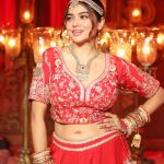 Manisha Rani Instagram - Nazar koi na lage🤭 #manisharani#1piece#mrani Edit - @edittbyjai Mumbai, Maharashtra