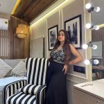 Manisha Rani Instagram - Mai toh Aisee hi hu🤭 #manisharani#1piece Outfit - @fantasyfashionsff Mumbai, Maharashtra