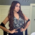 Manisha Rani Instagram - Mai toh Aisee hi hu🤭 #manisharani#1piece Outfit - @fantasyfashionsff Mumbai, Maharashtra