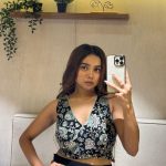 Manisha Rani Instagram - Mai toh Aisee hi hu🤭 #manisharani#1piece Outfit - @fantasyfashionsff Mumbai, Maharashtra