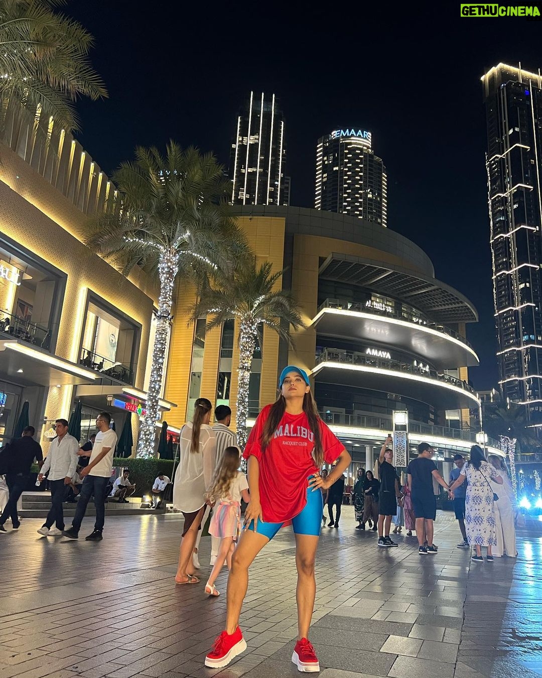 Manisha Rani Instagram - Style mei rehne ka🤭😉 Dubai, UAE - دبي ألاِمارات