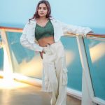 Manisha Rani Instagram - Be the best version of yourself..☝️ Cruise