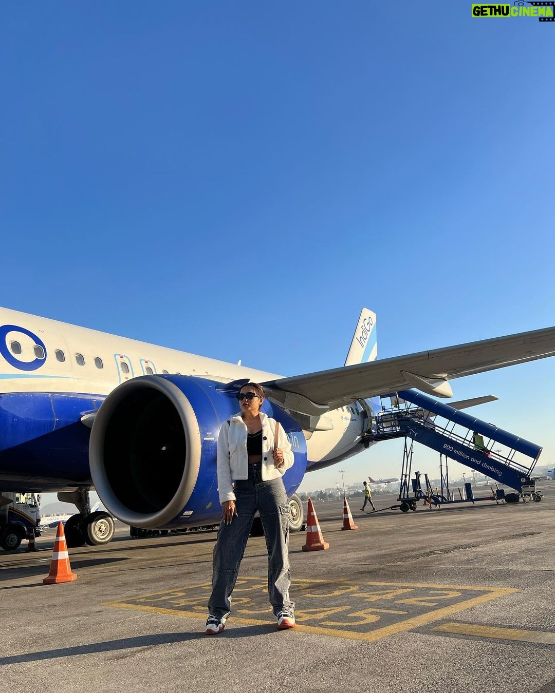 Manisha Rani Instagram - Always say yes to new Adventures..❤️ Chatrapati Shivaji International Airport
