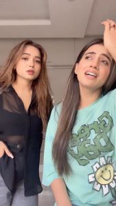Manisha Rani Instagram - Bht dukh hai zindagi mei bhai😉😂