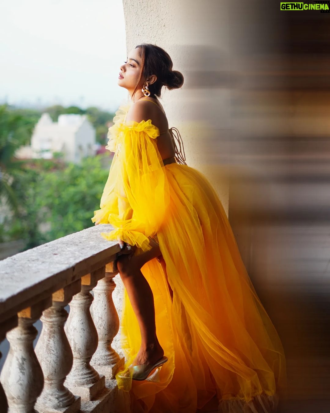 Manisha Rani Instagram - Bihar ki Shaan, Manisha Rani hai Naam 💛✨ Photographer: @rk_fotografo Outfit: @sumanfashionmaker @officialjiocinema @endemolshineind #ManishaRani #BiharkiShaan #mungerkijaan #Trending #BiggBossOTT