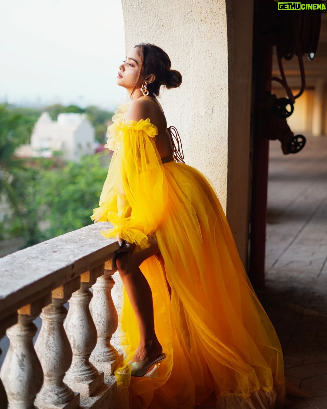 Manisha Rani Instagram - Bihar ki Shaan, Manisha Rani hai Naam 💛✨ Photographer: @rk_fotografo Outfit: @sumanfashionmaker @officialjiocinema @endemolshineind #ManishaRani #BiharkiShaan #mungerkijaan #Trending #BiggBossOTT