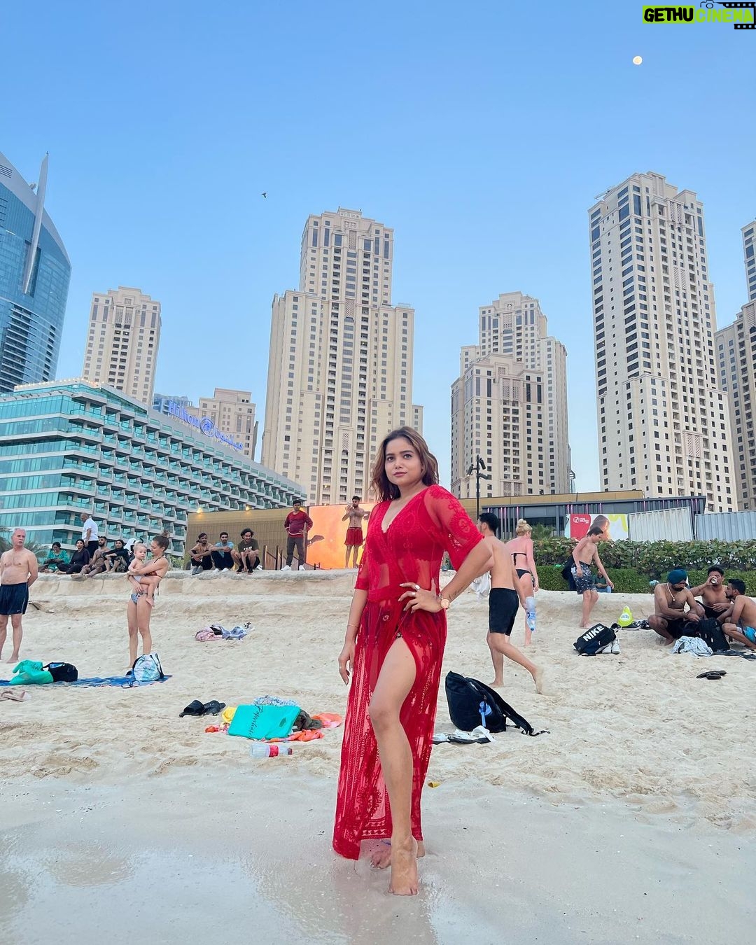 Manisha Rani Instagram - Shine like the whole universe is yours! Marina beach dubai