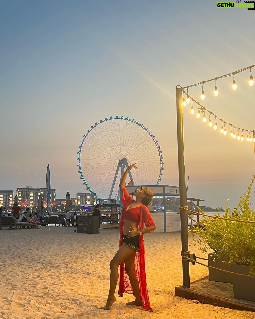 Manisha Rani Instagram - Shine like the whole universe is yours! Marina beach dubai