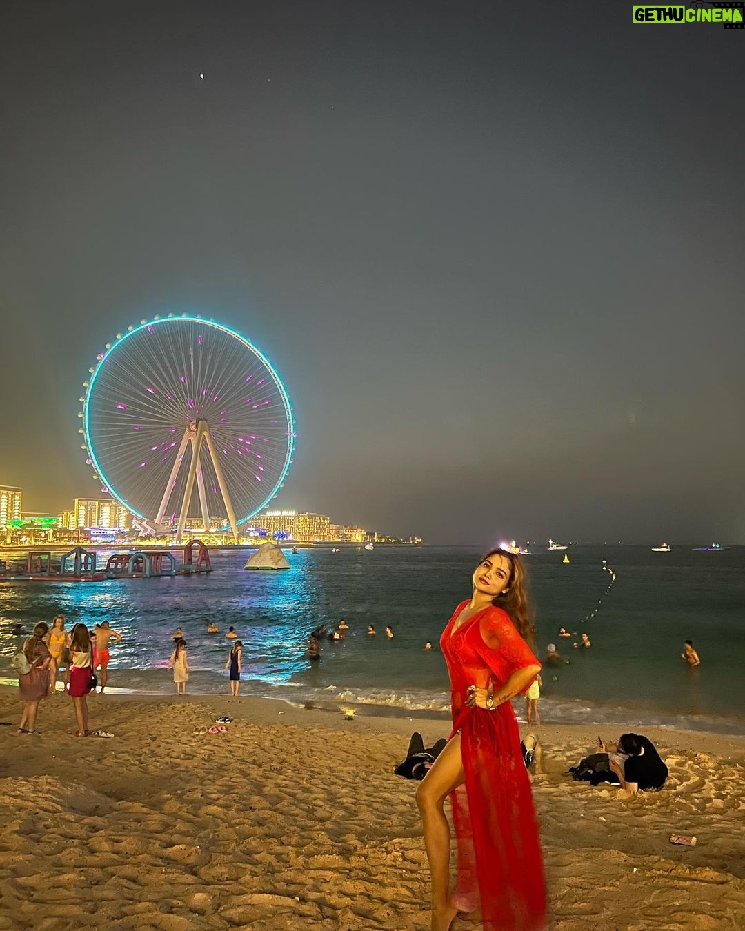 Manisha Rani Instagram - Shine like the whole universe is yours! Marina beach dubai