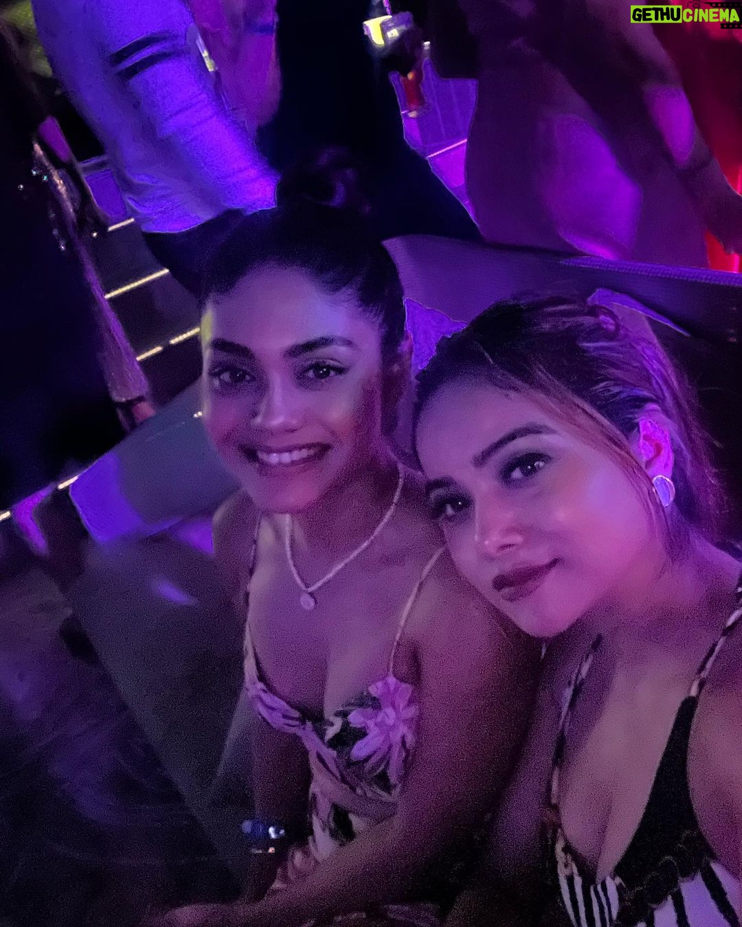 Manisha Rani Instagram - Iifa2023❤️ What a feeling to walk a green carpet & get the chance to witness this grand event..😍 Thanku Iifa for this honour👏 #Yas Island#Abudhabi Makeover - @divasbydivya Stylist: @shrutiyamganti0218 Outfit - @swish_and_sire swish_and_sire Team : @greenlight__media Yas Island, Abu Dhabi