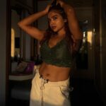 Manisha Rani Instagram - Too glam to give a damn.☝️🔥 Mumbai Cruise