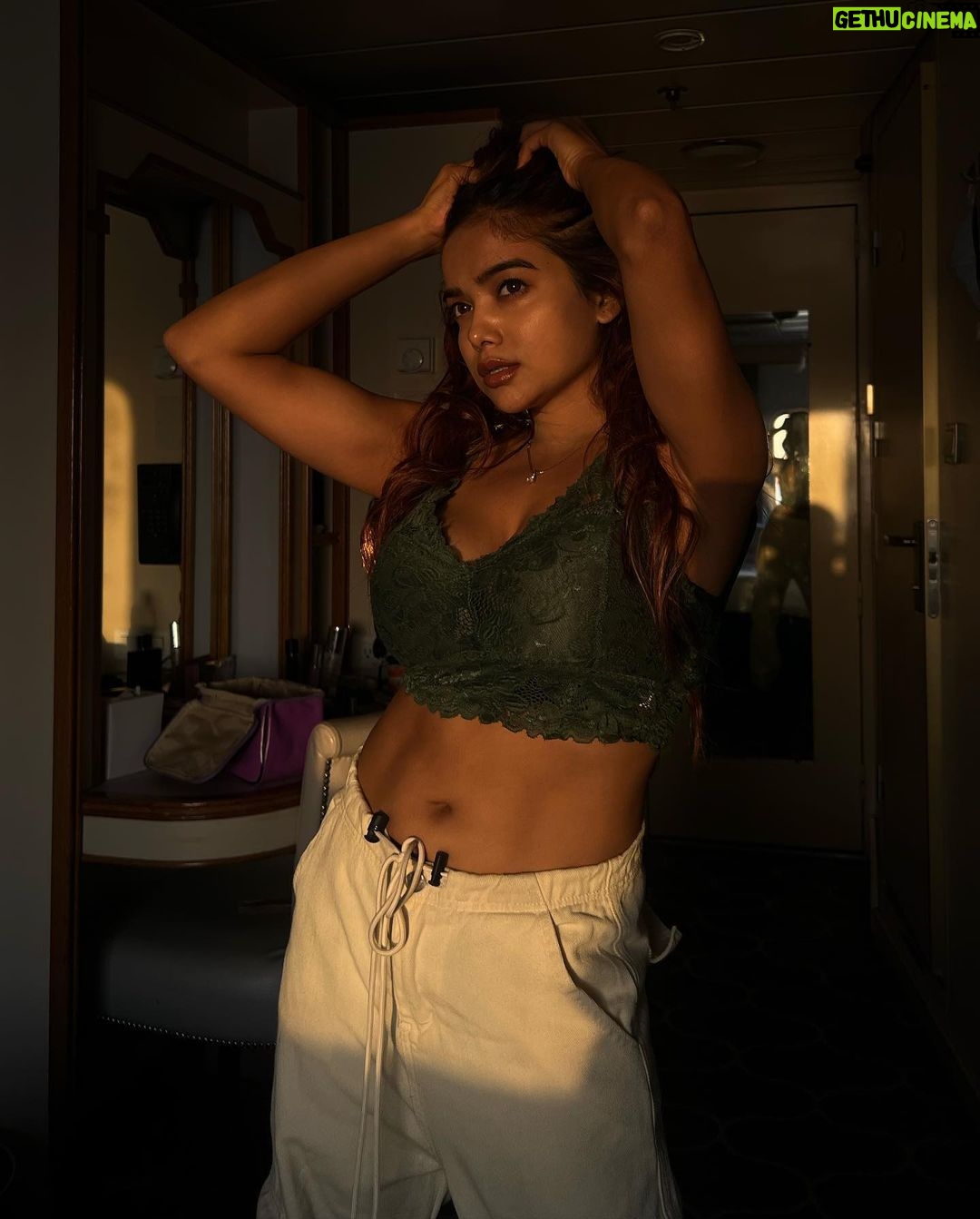 Manisha Rani Instagram - Too glam to give a damn.☝️🔥 Mumbai Cruise