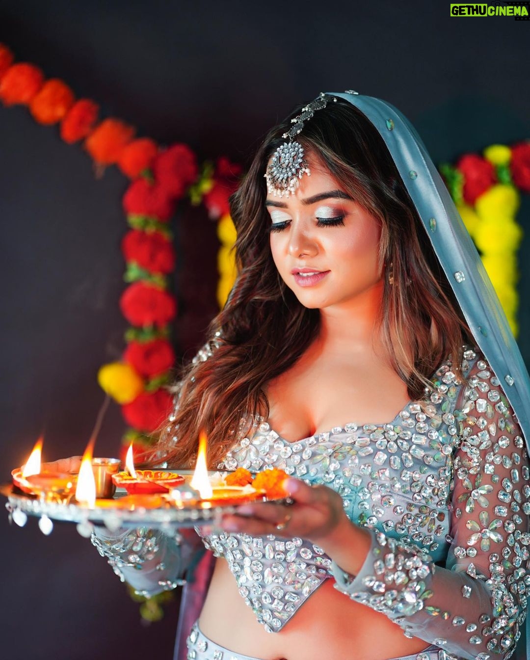 Manisha Rani Instagram - Happy Diwali Everyone 🥰❤️🥰