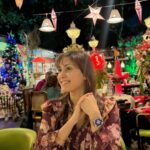 Manjari Fadnnis Instagram - Happy Holidays❤️❤️❤️ Thankuuu for the pic @kashmiraofficial 😘 #holiday #holidayseason #december #love #decoration #christmas #newyear Sante Spa Cuisine