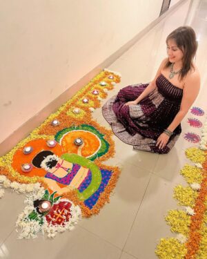 Manjari Fadnnis Instagram - Happy Diwali ❤️ 

Outfit : @bohemybymichelle 

#diwali #indianfestival #indian #rangoli #art #artist