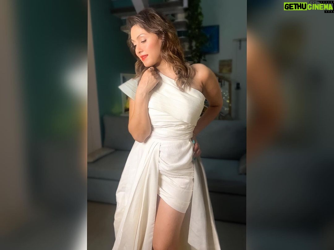 Manjari Fadnnis Instagram - Feeling b'ful in custom made handwoven Muga Silk gown from @shafaque_official designed by @shafaqueali for the 2023 @iwmbuzz Digital Awards. It's fantastic to see @shafaqueali promoting the fusion of Indian craftsmanship with influences and design from around the world. Best wishes to the recently established artisan pret label @shafaque_official. Hair : @savi.hair Photo Edit : @nitishmayawala Talent Manager : @babubhaithiba #Shafaque #manjarifadnis #sustainablefashion #handloom #impulseToImpact #artisanmade #mugasilk #silk