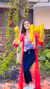 Manjusha Martin Instagram - 1 M Insta family 🌹Thank you all 😚Cam @maneeshamartin1 ❤️