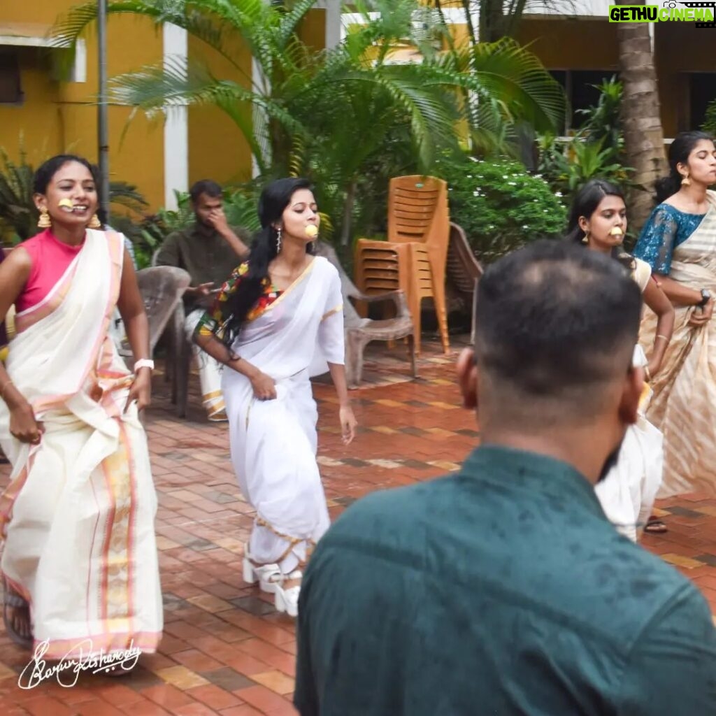 Manjusha Martin Instagram - Clicks by @masquerading_polymath ✨🥰 nammal ethiyapo Goa um Keralam aaki 😂