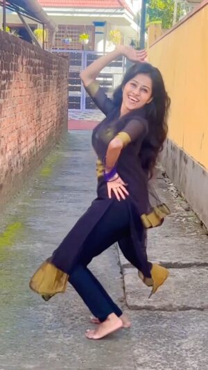 Manjusha Martin Instagram - Happy Vishu 🥰 cute outfit from @blossom_stores.collection 
Cam @maneeshamartin1 😚❤️