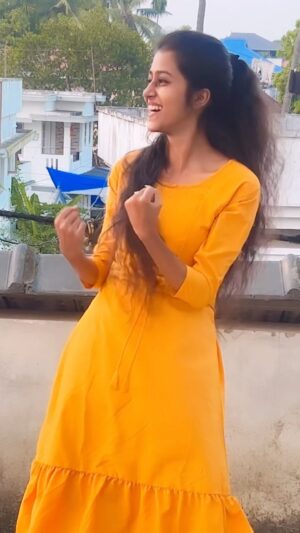 Manjusha Martin Instagram - Moving with d Trend 🧡Cam @rani.martin6 ❤️‍🔥Amma .outfit @_vintage__violet_
