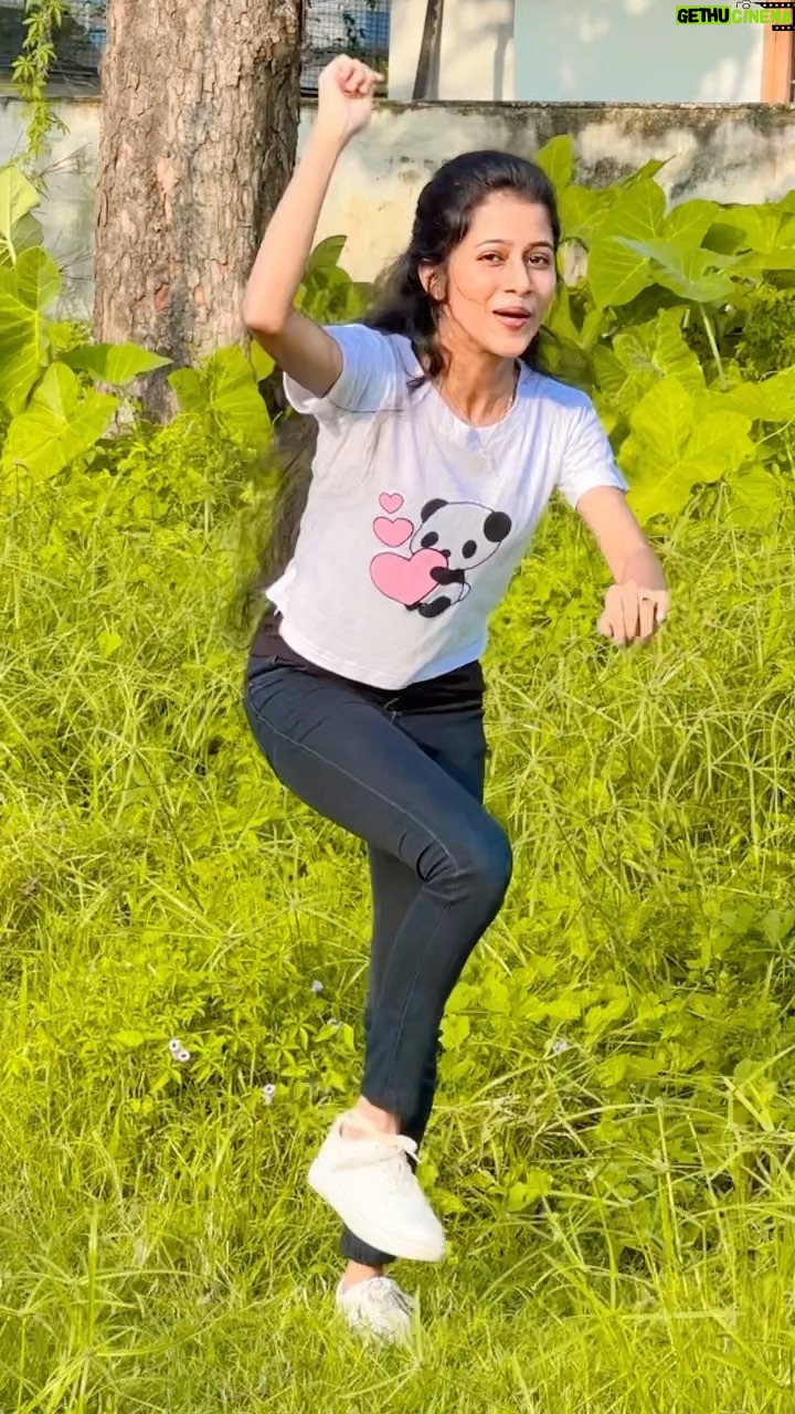 Manjusha Martin Instagram - Cute Top @la__rosa_shoppy ❤️ Cam @maneeshamartin1 ❤️