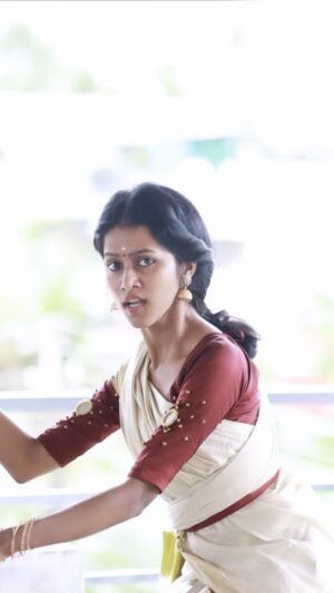 Manjusha Martin Instagram - UnniMaya 🥰♥️ Kushumbi paaru 🤣🙈 Cam @gary_photography__ 🥰